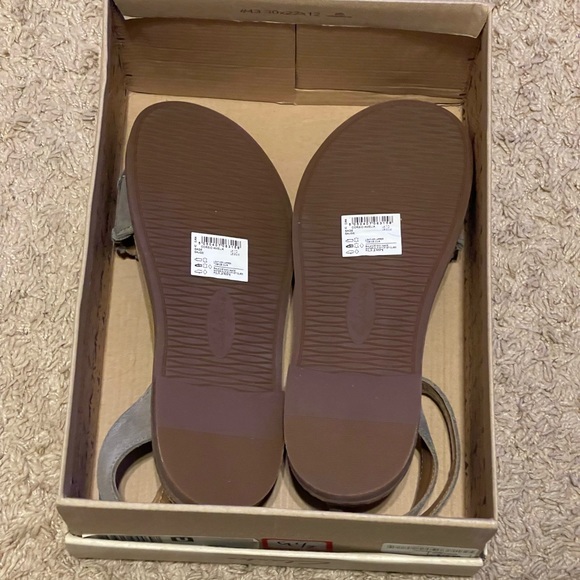 Clarks Corsio Amelia (Sage Suede) Women’s Sandals - Picture 3 of 3